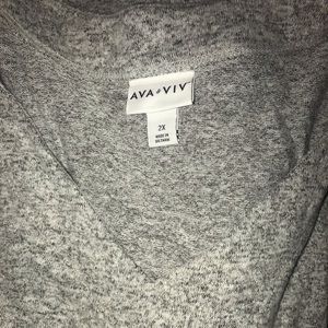 V- neck pullover sweater